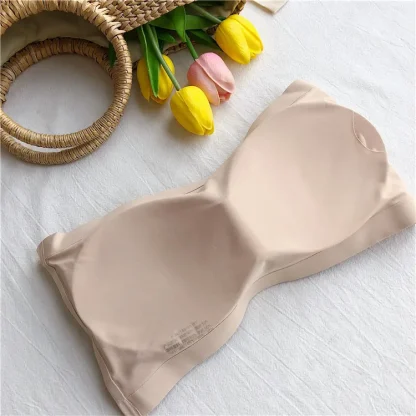 Seamless Bra with Criss-Cross Back Design - Image 13
