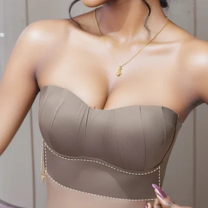 Elegant Strapless Bra with Pleated Design - Image 2