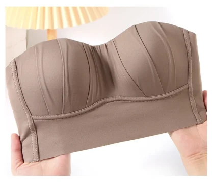 Elegant Strapless Bra with Pleated Design - Image 13