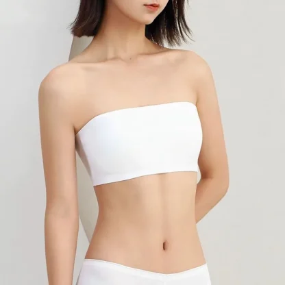 Seamless Bra with Criss-Cross Back Design - Image 9
