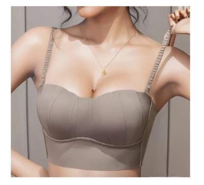 Elegant Strapless Bra with Pleated Design - Image 9